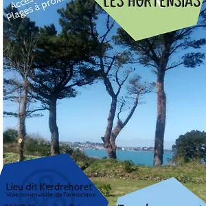 Aire De Camping Car, Caravane, Tente Emplacement Nu Avec Electricite Petit Camping Plestin-les-Grèves